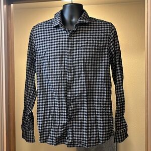 Casual Button Down Shirt with Plaid Pattern